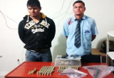 Sospechosos conducían vehículo con placa adulterada. Foto: PNP