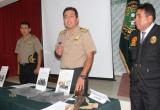General PNP César Gentille presenta las armas incautadas a los presuntos integrantes de "La Jauría". (Foto cortesía RPP)