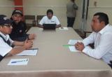Funcionario se comprometió a traer módulos para damnificados. Foto: Trujillo en Línea