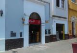 En la puerta del establecimiento habrían intentado robar. Foto: Trujillo en Línea