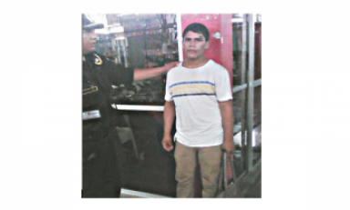 Asaltante que utilizó una pistola falsa para robar tres mil soles. (Foto Serenazgo MPT)