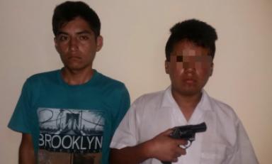 Sujeto conocido como Colorado le entregó el arma. Foto: PNP