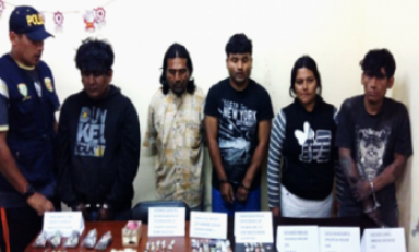 Presuntos integrantes de un clan familiar dedicado al microtráfico de drogas en La Esperanza. (Foto cortesía PNP)