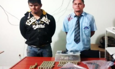 Sospechosos conducían vehículo con placa adulterada. Foto: PNP