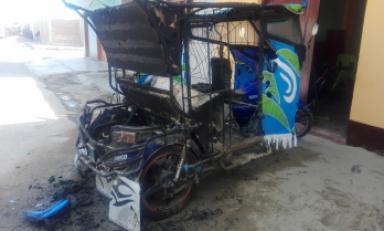 Vecinos ayudaron a apagar las llamas. Foto: Trujillo en Línea
