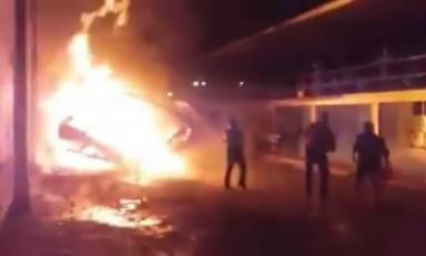 Incendio por poco arrasa con dos viviendas. Foto: Trujillo en Línea