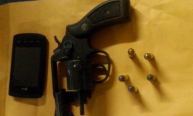Objetos incautados a los menores que se dedicarían a la delincuencia. (Foto: Difusión)