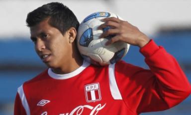 El volante de la UCV, Rinaldo Cruzado, espera lograr un triunfo frente al Atlético Sullana. (Foto Internet)