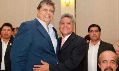 Fernando Gil contaba con buenas relaciones con reconocidas personalidades del Apra. (Foto: Facebook)