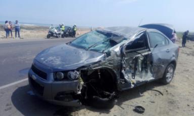 Automóvil quedó destrozado totalmente. Foto: Trujillo en Línea