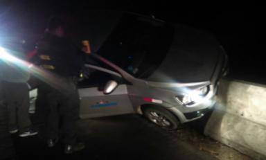 Así quedó el vehículo de los facinerosos por manejar a excesiva velocidad. Foto: Trujillo en Línea
