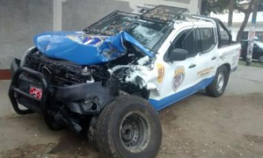El otro vehículo quedó en condiciones similares y con el parabrisas destruido. Foto: Trujillo en Línea